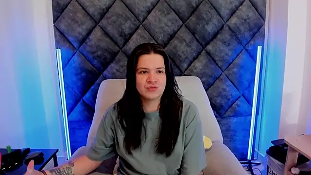 Snapshot of MatthewDavis_ chatting on April 10, 2026, 11:17 am MatthewDavis online show from April 10, 2026, 11:17 am