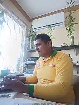 Snapshot of luis20212 chatting on June 4, 2026, 9:30 pm luis20212 online show from June 4, 2026, 9:30 pm