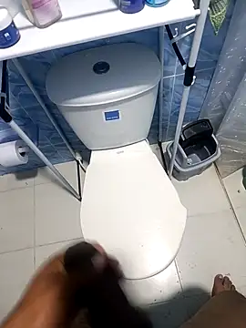 luis20212 online show from April 9, 2026, 6:19 am