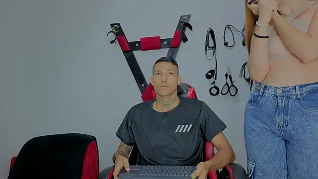 Snapshot of Hana_and_Zeta2026 chatting on March 31, 2026, 12:18 pm Hana and Zeta2026 online show from March 31, 2026, 12:18 pm