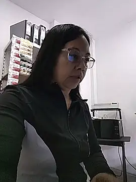 Snapshot of Violeta--7 chatting on July 3, 2026, 1:50 pm Violeta--7 online show from July 3, 2026, 1:50 pm