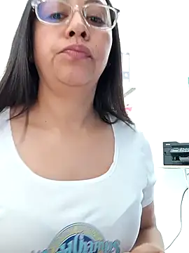 Snapshot of Violeta--7 chatting on April 9, 2026, 1:39 pm Violeta--7 online show from April 9, 2026, 1:39 pm