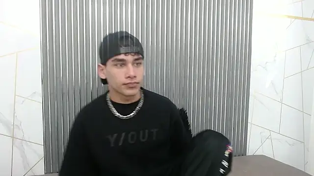 Kitsune 44 online show from April 13, 2026, 7:18 pm