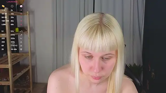 Snapshot of call_me_heaven chatting on April 16, 2026, 9:39 pm call me heaven online show from April 16, 2026, 9:39 pm