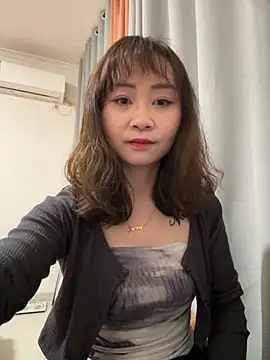 Huihui 518 online show from April 13, 2026, 6:39 am