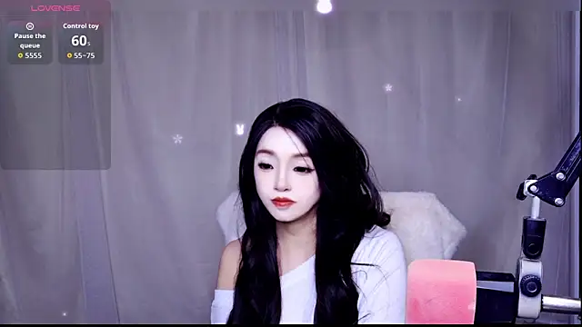 Cuviee online show from March 31, 2026, 11:12 am