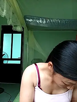 -Quyny- online show from April 1, 2026, 4:58 am