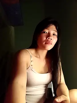 -Quyny- online show from April 15, 2026, 8:53 pm