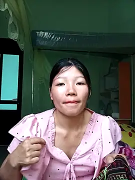 Snapshot of -Quyny- chatting on May 9, 2026, 5:44 am -Quyny- online show from May 9, 2026, 5:44 am