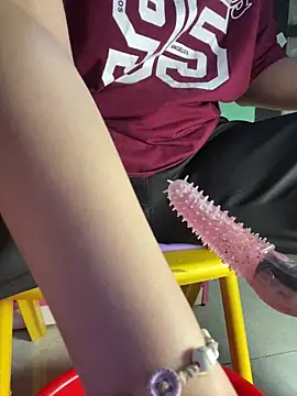 LunoChuckie online show from April 7, 2026, 1:29 am