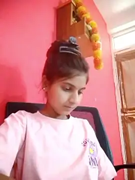 Snapshot of TANU01990 chatting on May 29, 2026, 4:18 am TANU01990 online show from May 29, 2026, 4:18 am