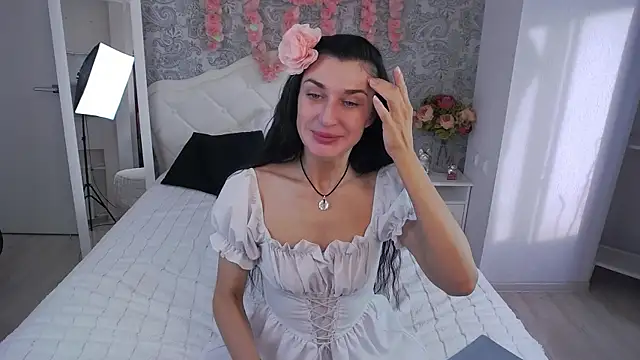 AriannaCruise online show from April 6, 2026, 3:57 am