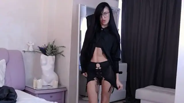 Snapshot of AriannaCruise chatting on May 16, 2026, 4:11 am AriannaCruise online show from May 16, 2026, 4:11 am