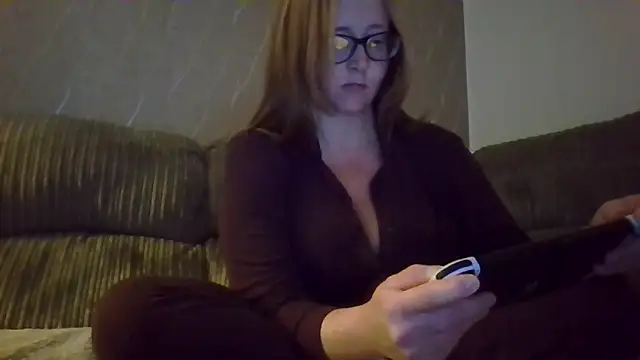 Anna-Curvy-xx online show from May 19, 2026, 10:28 pm