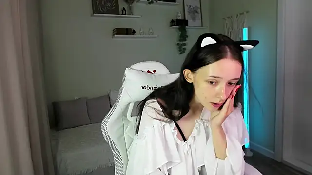 AnnaOddy online show from June 30, 2026, 3:39 am