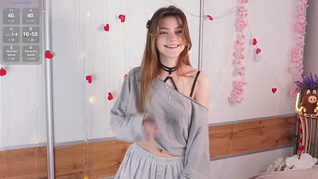 CherlyGuss online show from July 14, 2026, 3:11 am