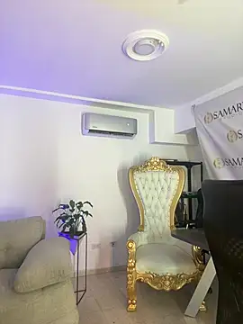 Snapshot of IrisJones_ chatting on July 9, 2026, 12:59 pm IrisJones online show from July 9, 2026, 12:59 pm