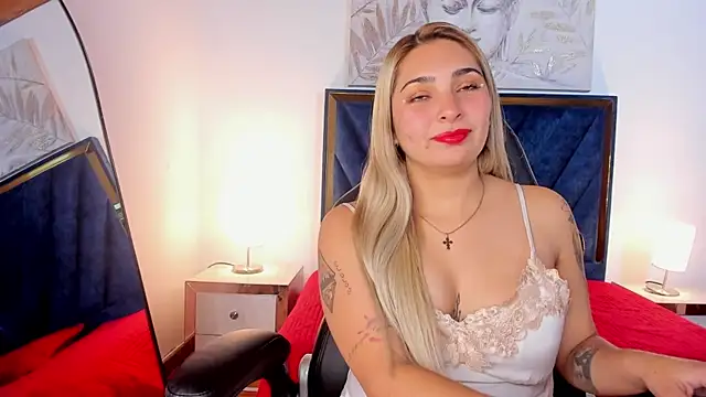 Catalina Osorio online show from April 15, 2026, 11:38 am