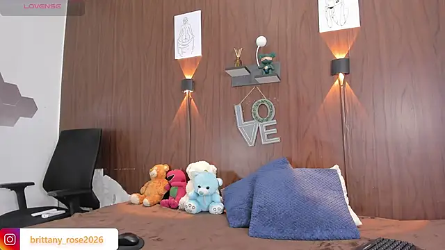  Brittany0 online show from April 8, 2026, 12:39 pm