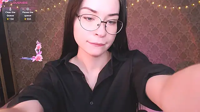 Snapshot of Tina_Charm chatting on May 22, 2026, 6:39 pm Tina Charm online show from May 22, 2026, 6:39 pm