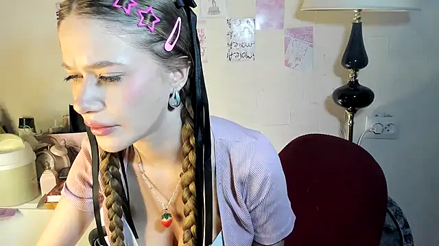 chloesweetbby online show from April 10, 2026, 10:06 pm