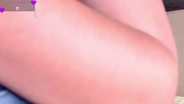 Anngelinna  online show from April 16, 2026, 6:19 pm