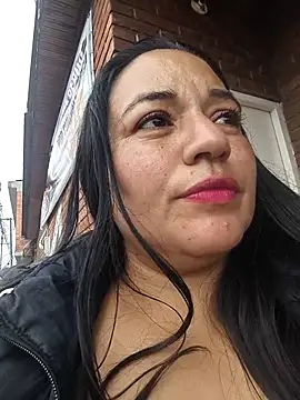 Naughty Kitten  online show from April 16, 2026, 9:39 pm