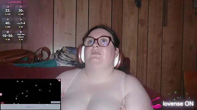 chubbydevil22 online show from April 14, 2026, 10:59 pm