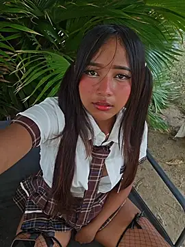 Snapshot of Pretty_karol chatting on May 29, 2026, 12:44 pm Pretty karol online show from May 29, 2026, 12:44 pm