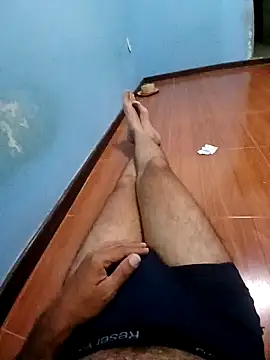 Aecio2029 online show from April 14, 2026, 11:32 pm