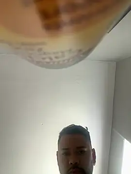 Snapshot of galantonluis chatting on March 28, 2026, 4:19 pm galantonluis online show from March 28, 2026, 4:19 pm