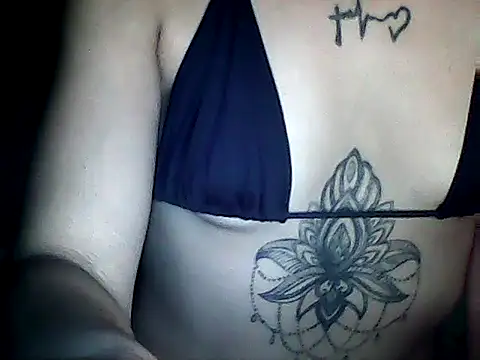 Docecastainha online show from April 19, 2026, 6:25 am