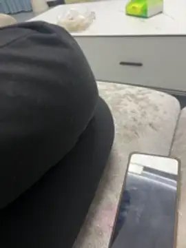 yingzi003 online show from April 17, 2026, 4:32 pm