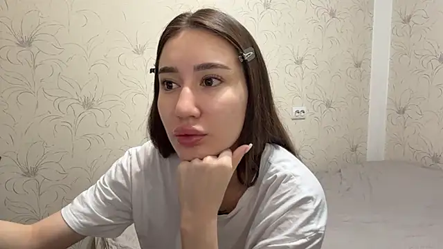 NamiLoon online show from April 5, 2026, 3:57 am