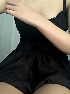 Snapshot of Elina_9 chatting on April 21, 2026, 2:36 am Elina 9 online show from April 21, 2026, 2:36 am