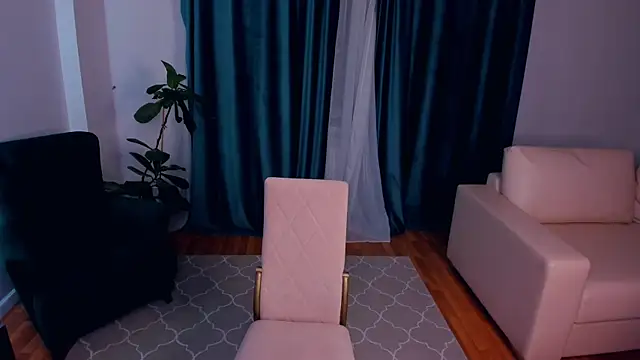 Snapshot of EnolaNewand chatting on April 9, 2026, 9:43 pm EnolaNewand online show from April 9, 2026, 9:43 pm