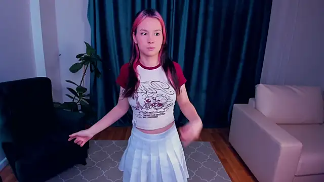 Snapshot of EnolaNewand chatting on April 7, 2026, 3:14 pm EnolaNewand online show from April 7, 2026, 3:14 pm