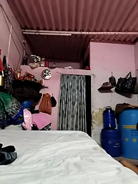 Snapshot of Kuwari_dulhan1 chatting on April 13, 2026, 2:43 pm Kuwari dulhan1 online show from April 13, 2026, 2:43 pm