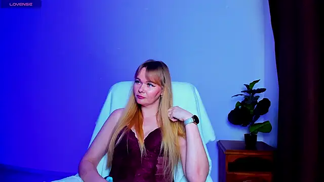 Kirasweetlove online show from March 31, 2026, 10:50 am