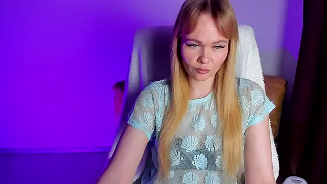 Kirasweetlove online show from April 6, 2026, 8:37 am