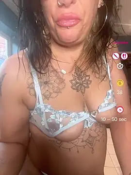 Snapshot of IvyBelleMilf chatting on May 25, 2026, 4:34 am IvyBelleMilf online show from May 25, 2026, 4:34 am