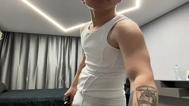 MaxWoolf online show from April 13, 2026, 5:06 pm