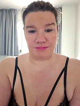 Snapshot of curvystachel42 chatting on April 10, 2026, 1:07 pm curvystachel42 online show from April 10, 2026, 1:07 pm