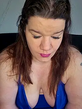 Snapshot of curvystachel42 chatting on April 9, 2026, 10:54 am curvystachel42 online show from April 9, 2026, 10:54 am