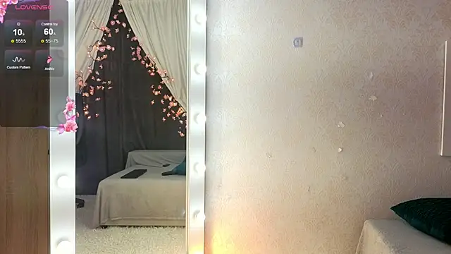 SugarNyaa online show from April 16, 2026, 4:46 am