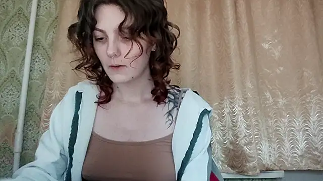 ShirleyNibbs online show from April 18, 2026, 7:58 pm