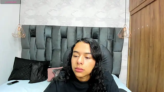 Snapshot of miarivers_1 chatting on April 14, 2026, 12:54 pm miarivers 1 online show from April 14, 2026, 12:54 pm