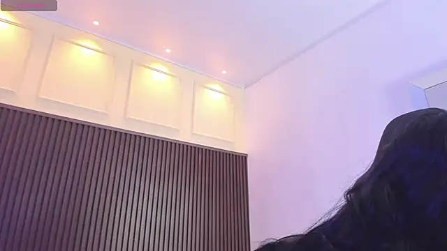 MILLYEVANS1 online show from April 29, 2026, 4:38 am