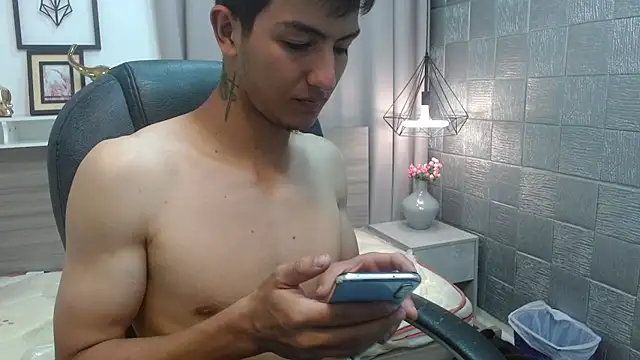 CaballeroNocturno  online show from April 18, 2026, 2:36 am