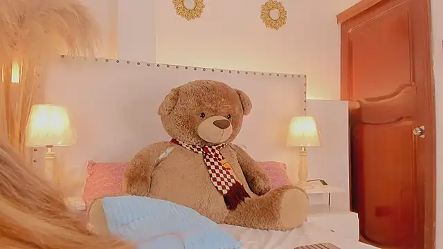 Snapshot of madisson__Stone chatting on May 26, 2026, 11:03 pm madisson Stone online show from May 26, 2026, 11:03 pm